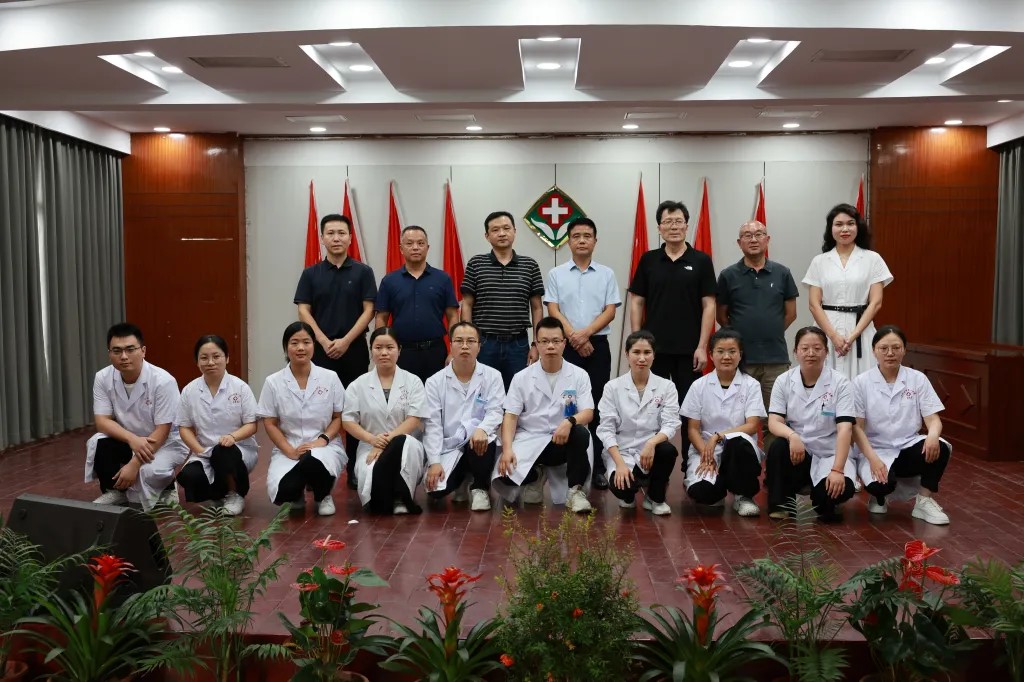 崇尚人文精神，彰顯醫(yī)者仁心丨老河口市第一醫(yī)院舉辦醫(yī)師節(jié)慶祝活動(dòng)